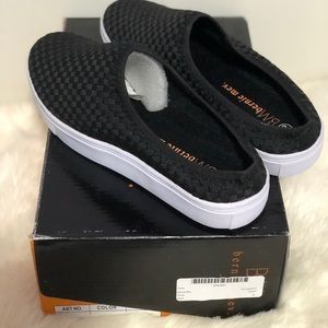 NWT Bernie Mev Texas open heeled sneakers